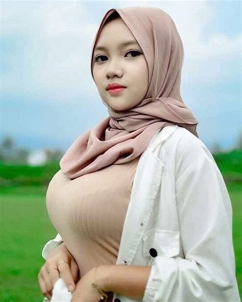 NGEWE CEWE CANTIK PUTIH MULUS SUSU GEDE MANTAP